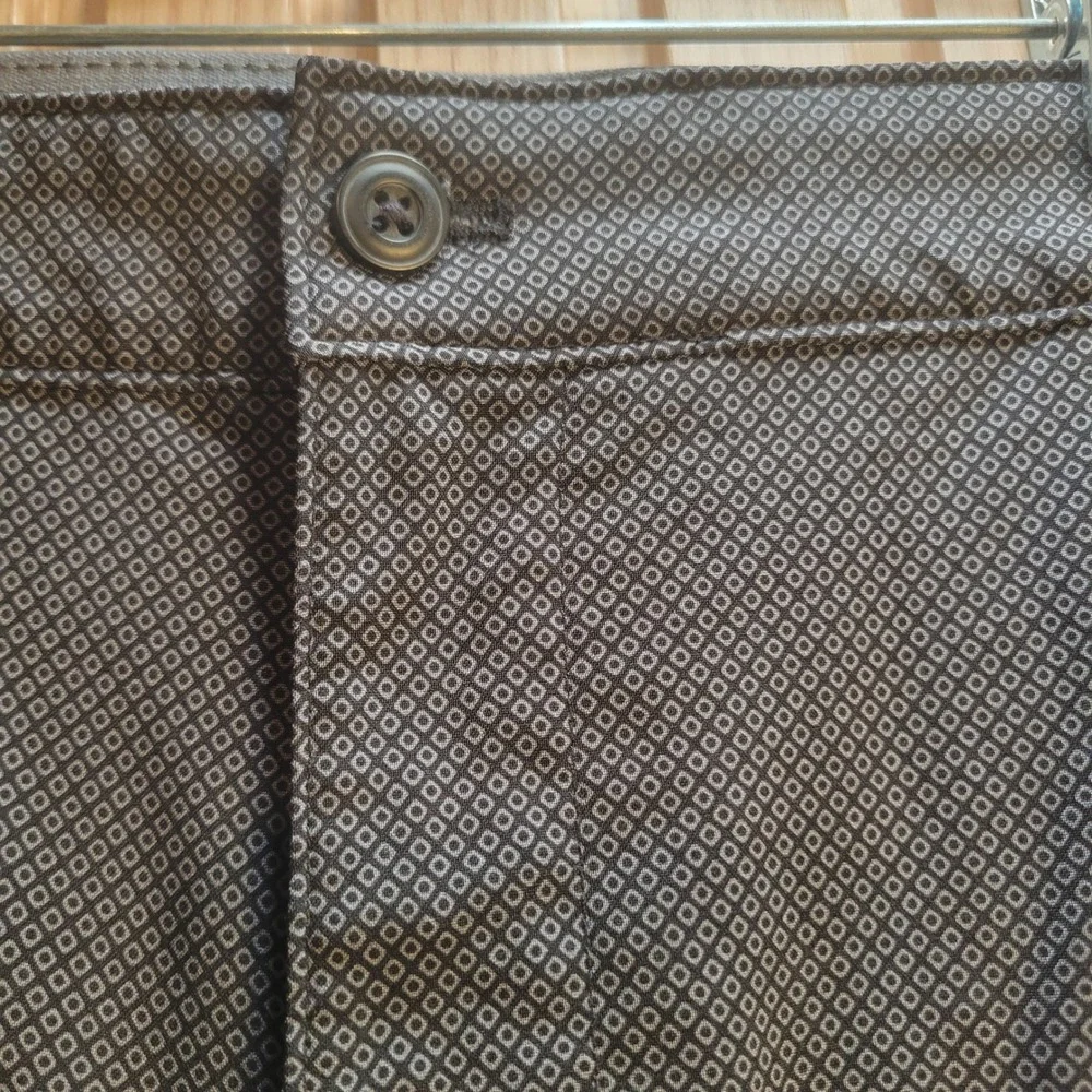 Mens Gray Geometric Diamond Pattern Golf Shorts Flat Front Casual Size 42
